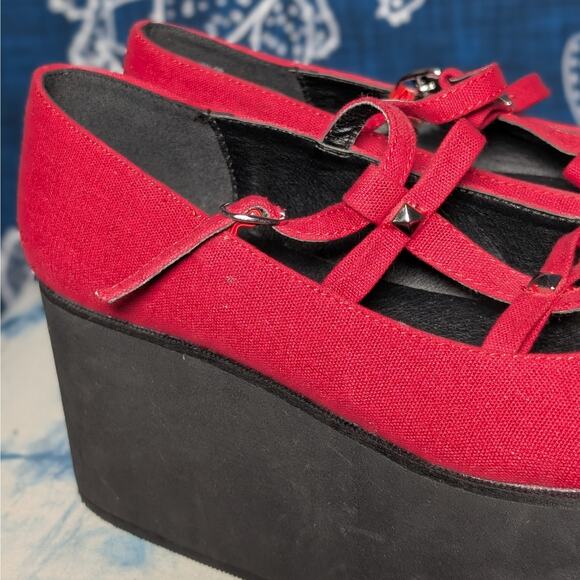 Demonia Click 08 T Strap Platform Sandals Shoes Red Canvas Women's Fits 7.5 - Picture 3 of 10